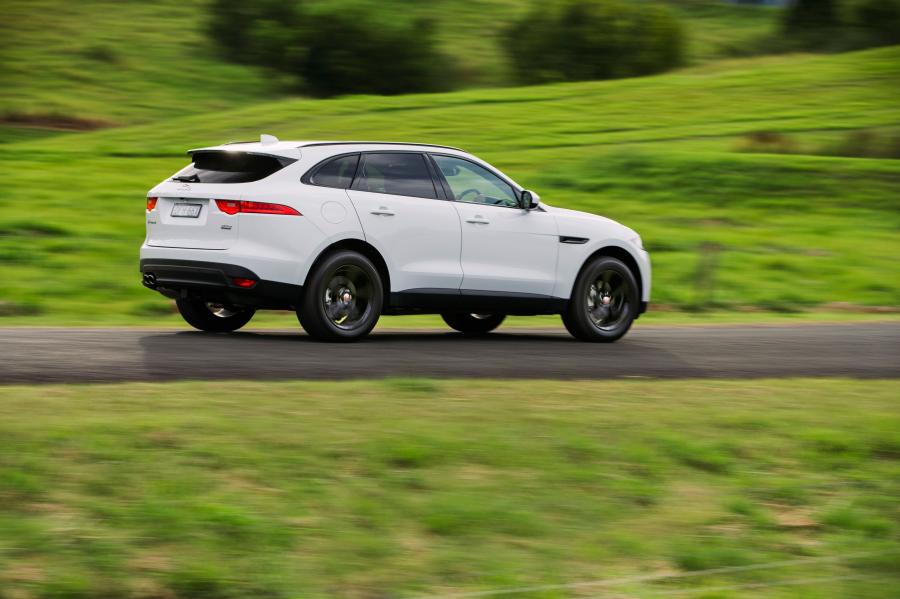  Jaguar F-Pace 20d AWD Prestige 2016 года  (AU) (фото 18 из 21)